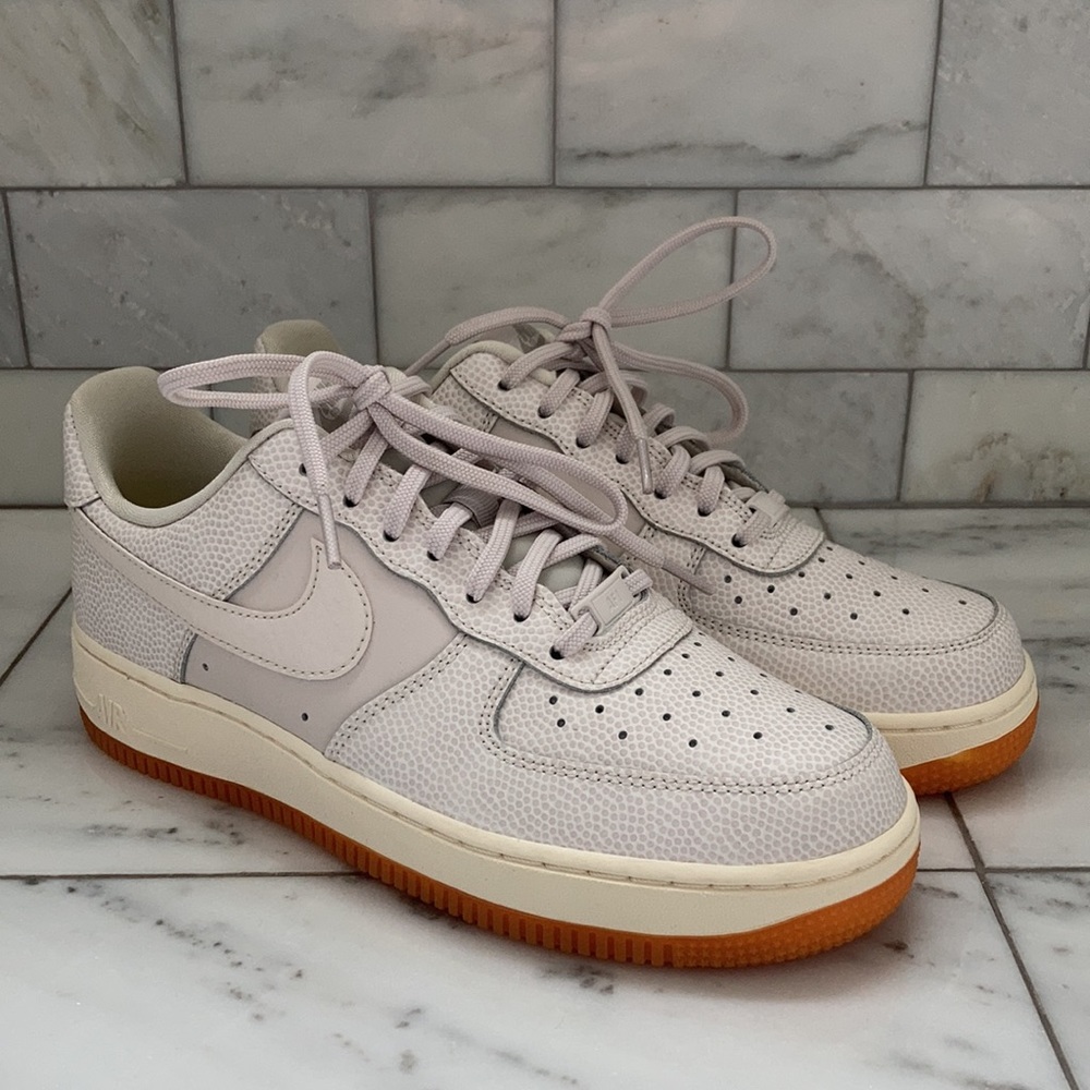 Nike Air Force 1 ‘07 Seasonal Sneakers - Picture 9 of 16